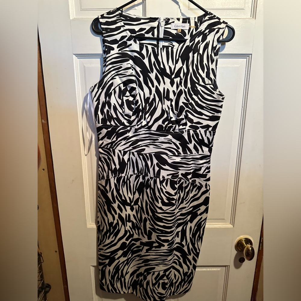 Calvin Klein Black and White All Over Print Sheath Dress